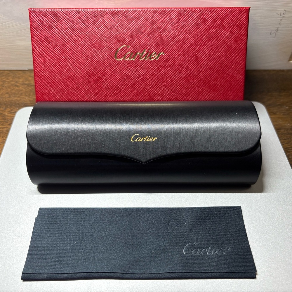 Cartier Red Case with Gold Lettering - Picture 3 of 16